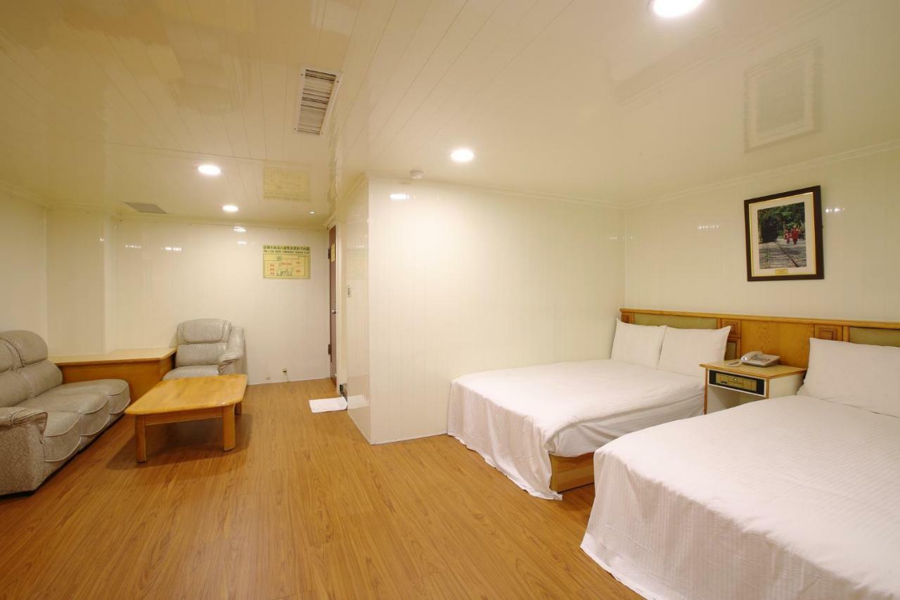 Lion Hotel Luodong Esterno foto