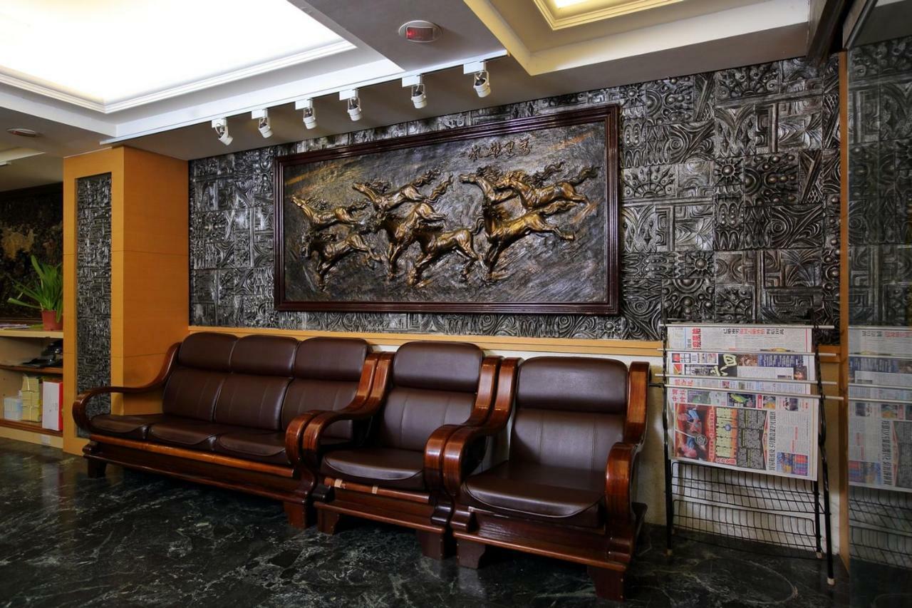 Lion Hotel Luodong Esterno foto